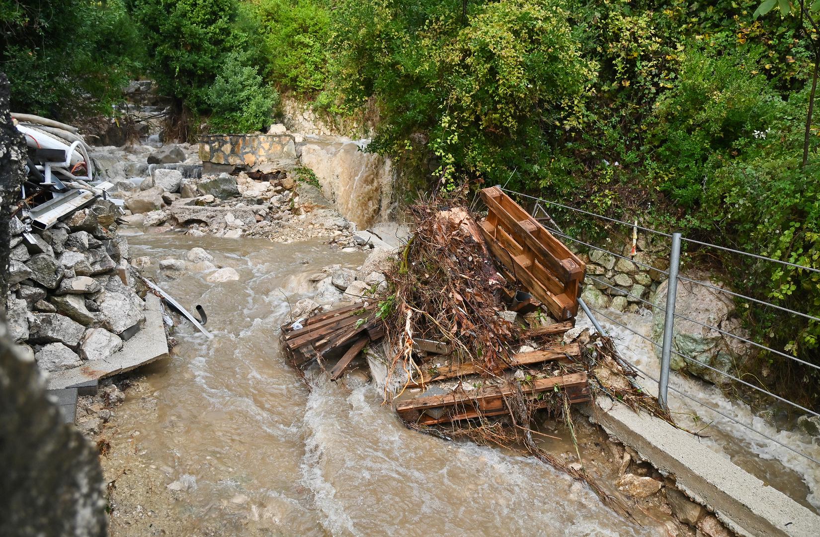 05.10.2024., Podgora - Jako nevrijeme gdje je palo do 140 litara kise po cetvornom metru strovilo je bujice na ulicama Podgore. Photo: Matko Begovic/PIXSELL