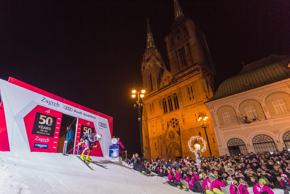 Skijaške legende 2017. su se utrkivale zagrebačkom Bakačevom ulicom, od katedrale do Manduševca