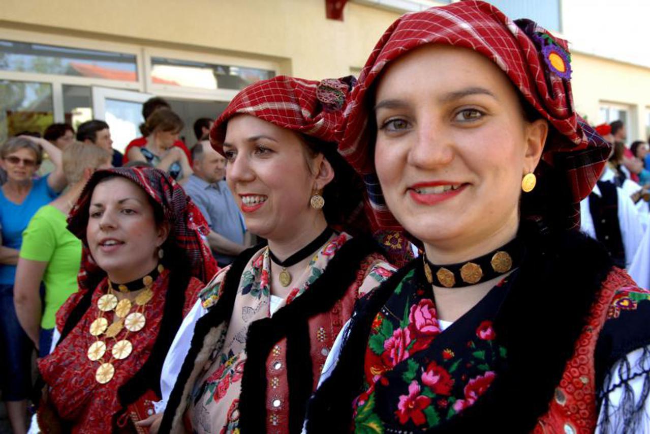 smotra folklora,kaptol (1)