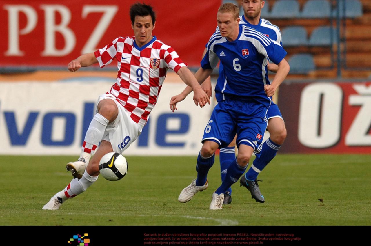 \'19.05.2010., stadion NK Varteks, Varazdin - Kvalifikacijska utakmica za EURO U-21 reprezentacija Hrvatske i Slovacke. Nikola Kalinic napustio prijevremeno teren.  Photo: Vjeran Zganec-Rogulja/PIXSEL