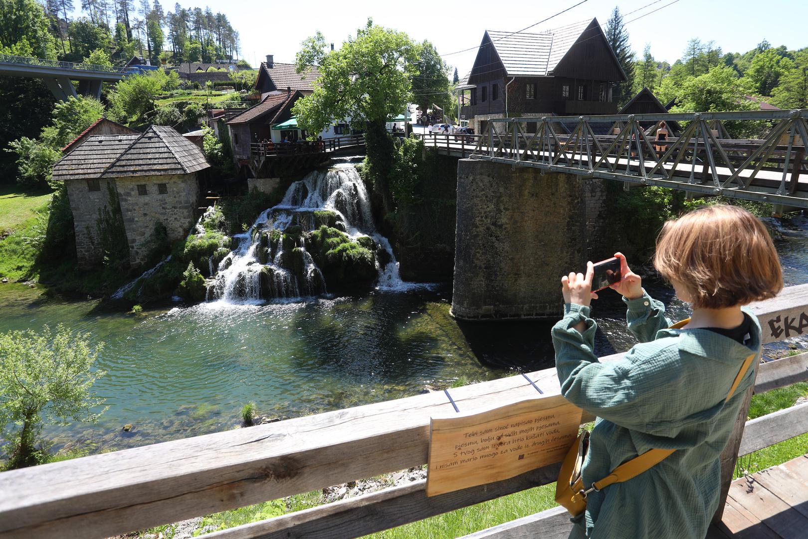 Rastoke su slunjski kvart koji je oduvijek bio mjesto bogataša jer mlinari su imali novca, tumače Slunjani