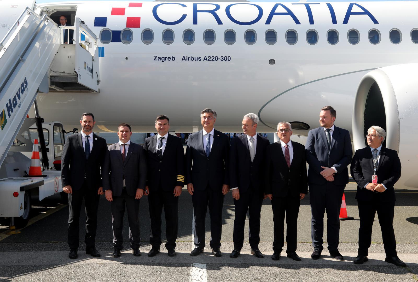 30.07.2024., Zagreb - Docek prvog novog zrakoplova Airbus A220, cime sluzbeno pocinje cjelokupna obnova flote hrvatskog nacionalnog avioprijevoznika.  Photo: Zeljko Hladika/PIXSELL