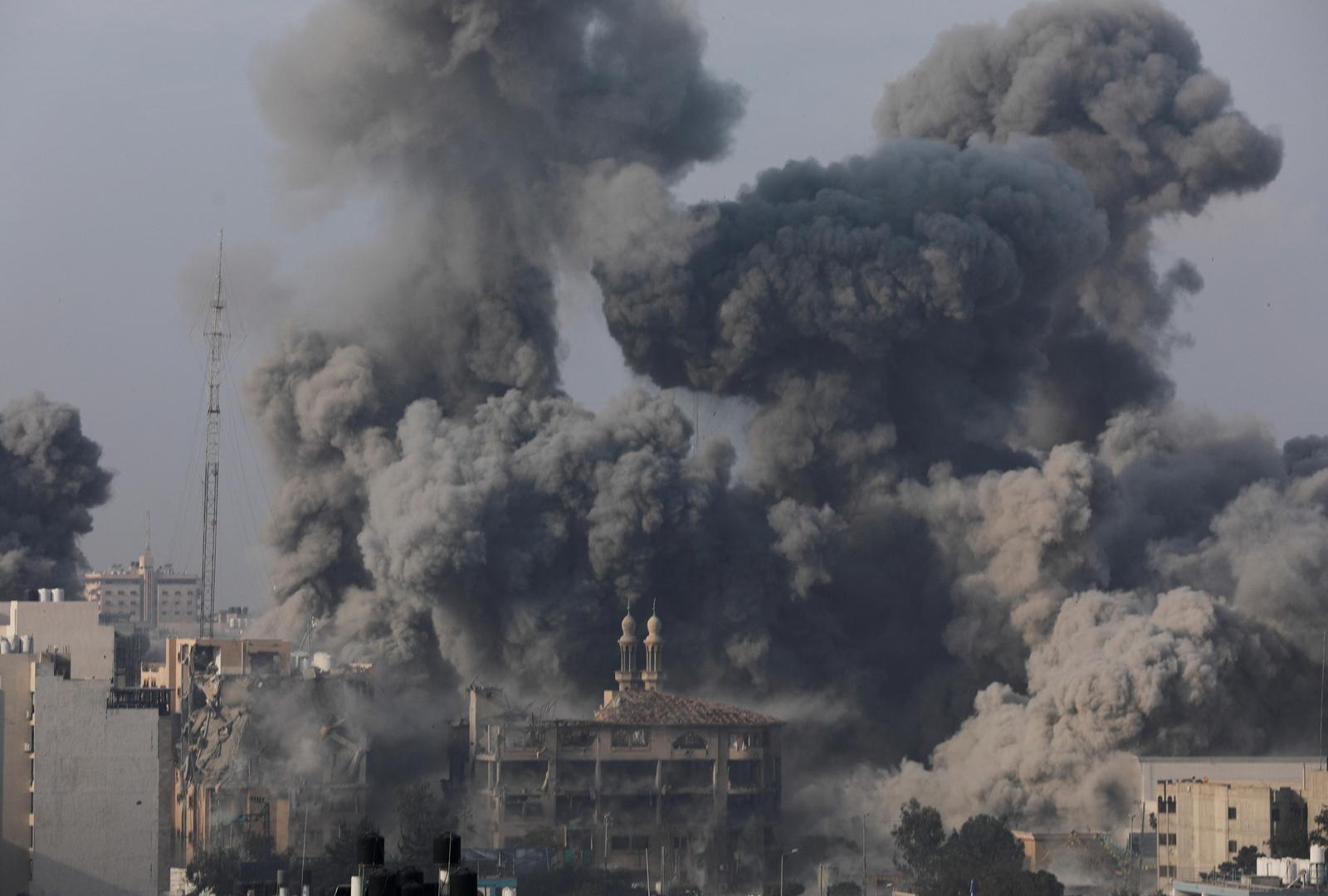 Smoke billows following Israeli strikes in Gaza City, October 11, 2023. REUTERS/Saleh Salem Photo: SALEH SALEM/REUTERS