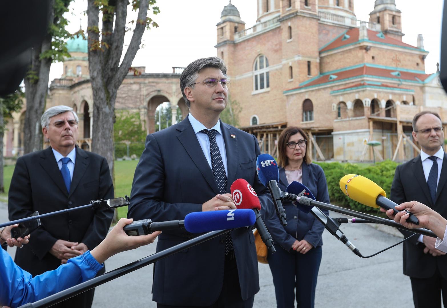 04.08.2020., Zagreb - Predsjednik Vlade Andrej Plenkovic, povodom Dana pobjede i domovinske zahvalnosti i Dana hrvatskih branitelja polozio je vijence i zapalio svijece kod spomenika Glas hrvatske zrtve Zid boli, Sredisnjega kriza u Aleji poginulih hrvatskih branitelja iz Domovinskoga rata i  na grobu prvoga hrvatskog predsjednika dr. Franje Tudjmana. Photo: Robert Anic/PIXSELL