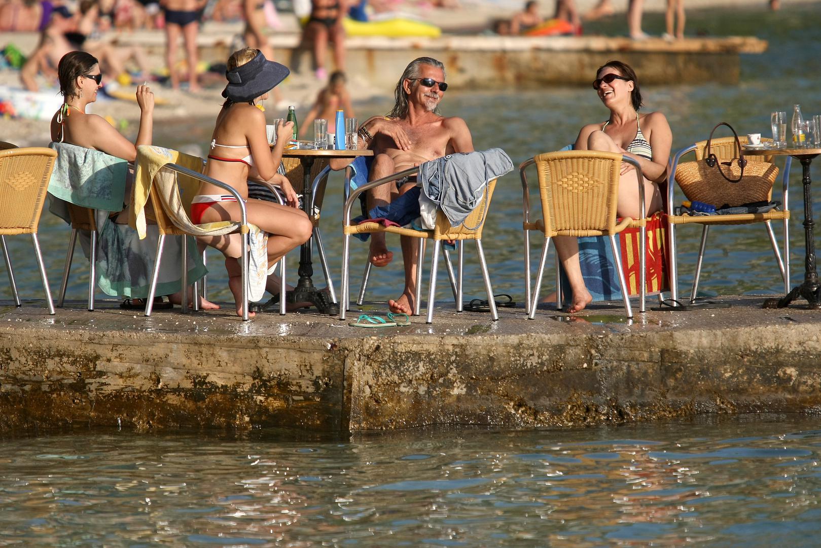 Turisti na osmijeh uzvraćaju osmijehom