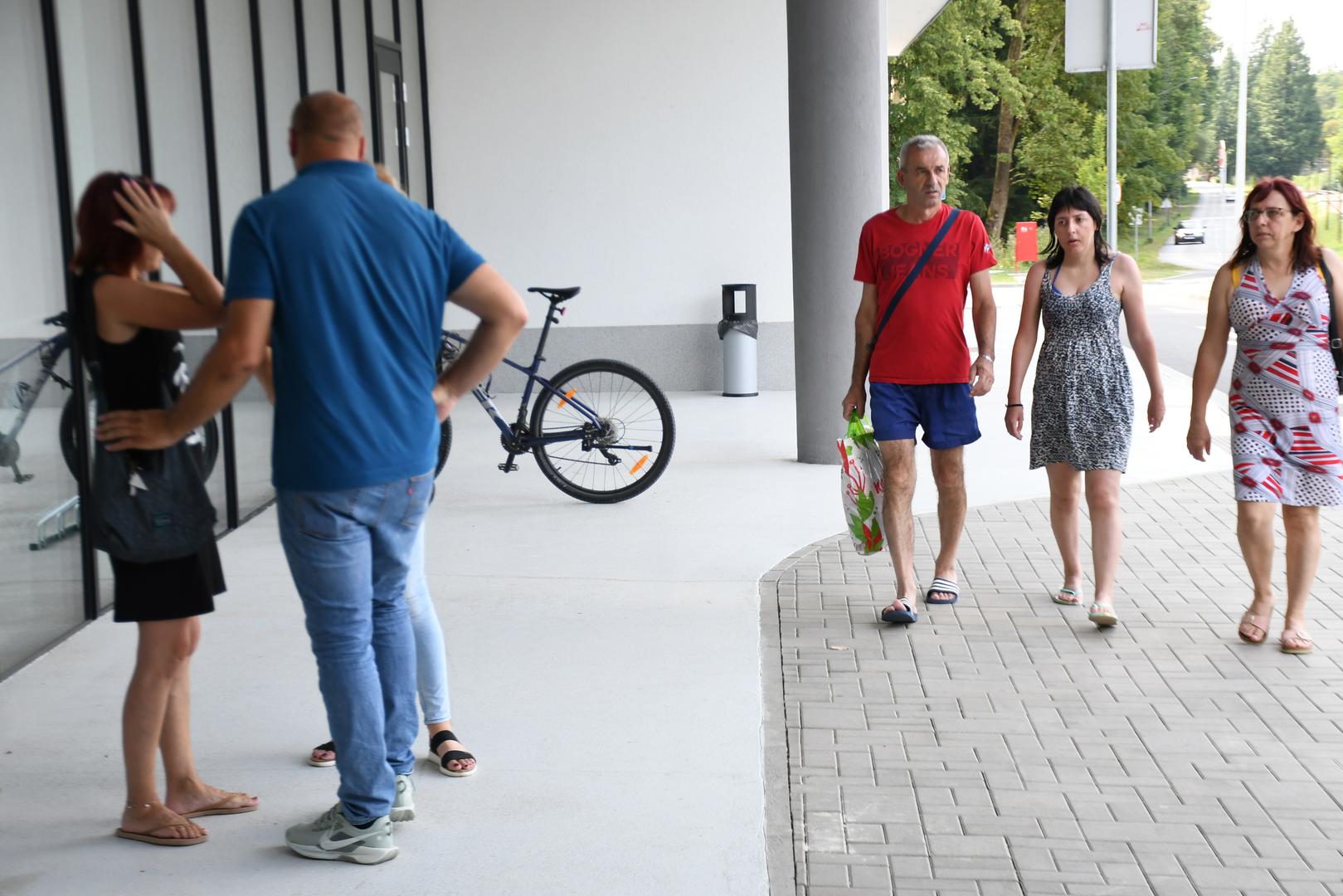 23.07.2024., Daruvar - Dan nakon masakra u daruvarskom Domu za starije i nemocne kada je  muskarac, bivsi vojni policajac, Kresimir Pahoki usetao u Dom,  poceo pucati i ubio 6 osoba i nekolicinu ranio. Za sutra, srijedu, u Gradu Daruvaru su odlucili proglasiti Dan zalosti . U daruvarskom Veteranskom centru smjesteno je 13 prezivjelih sticenika doma, a jos i danas su dopremane i prebacivane stvari iz Doma u centar. Dren Stocek, voditelj Veteranskog centra Photo: Damir Spehar/PIXSELL