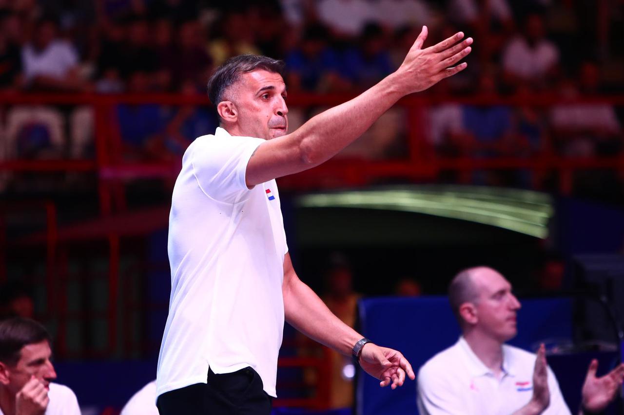 Pirej: Kvalifikacijski košarkaški turnir za Olimpijske igre u Parizu, Slovenija - Hrvatska