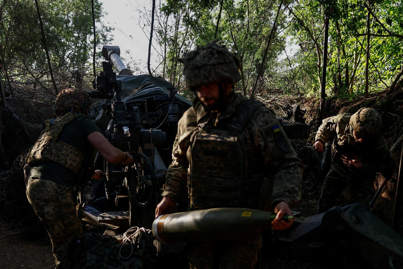 FILE PHOTO: Ukrainian servicemen of the 148th Separate Artillery Brigade of the Ukrainian Air Assault Forces, fire a M777 howitzer toward Russian troops near a front line, amid Russia’s attack on Ukraine, in Donetsk region, Ukraine May 1, 2024. REUTERS/Valentyn Ogirenko/File Photo Photo: VALENTYN OGIRENKO/REUTERS
