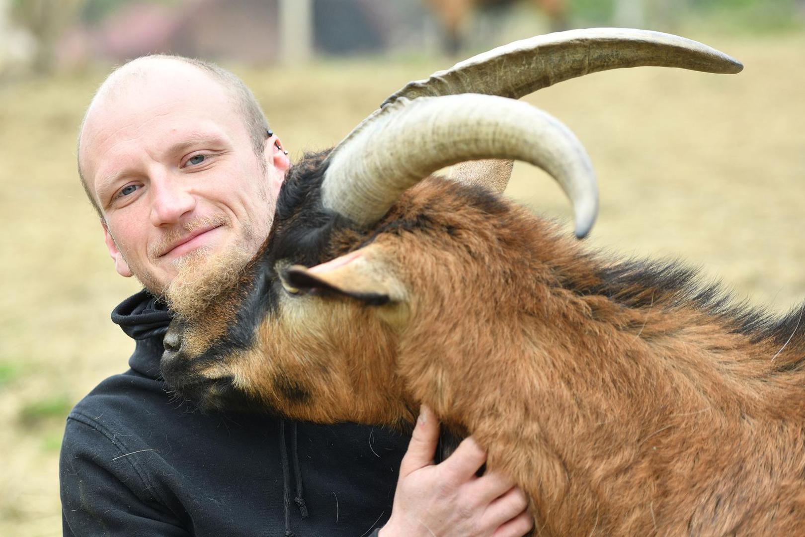 07.04.2023., Pescenica Vinicka - Nikola Bosak, vlasnik utocista za farmske zivotinje Suncani Bregec. Photo: Vjeran Zganec Rogulja/PIXSELL