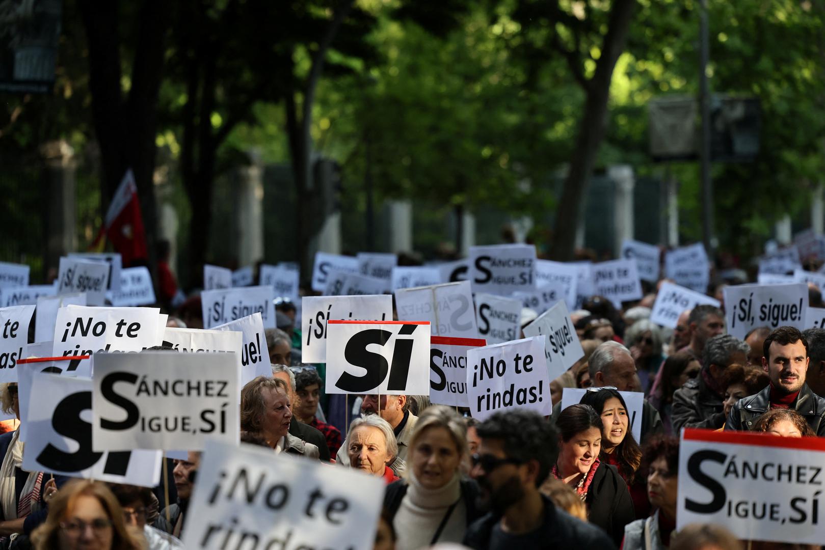 People march to show support for Spain's Prime Minister Pedro Sanchez, in Madrid, Spain, April 28, 2024. REUTERS/Violeta Santos Moura Photo: VIOLETA SANTOS MOURA/REUTERS