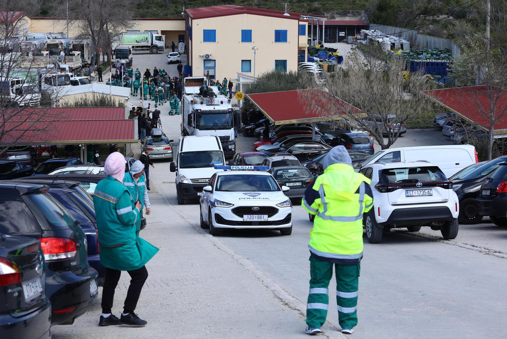 05.04.2023., Split - Dogovorom izmedu radnika Cistoce i gradonacelnika Puljka zavrsen je strajk te su radnici nastavili s obavljanjem svojih poslova. Photo: Miroslav Lelas/PIXSELL