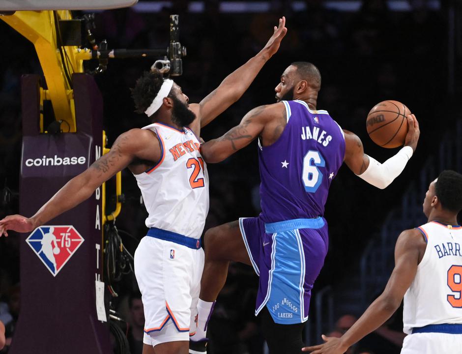 NBA: New York Knicks at Los Angeles Lakers