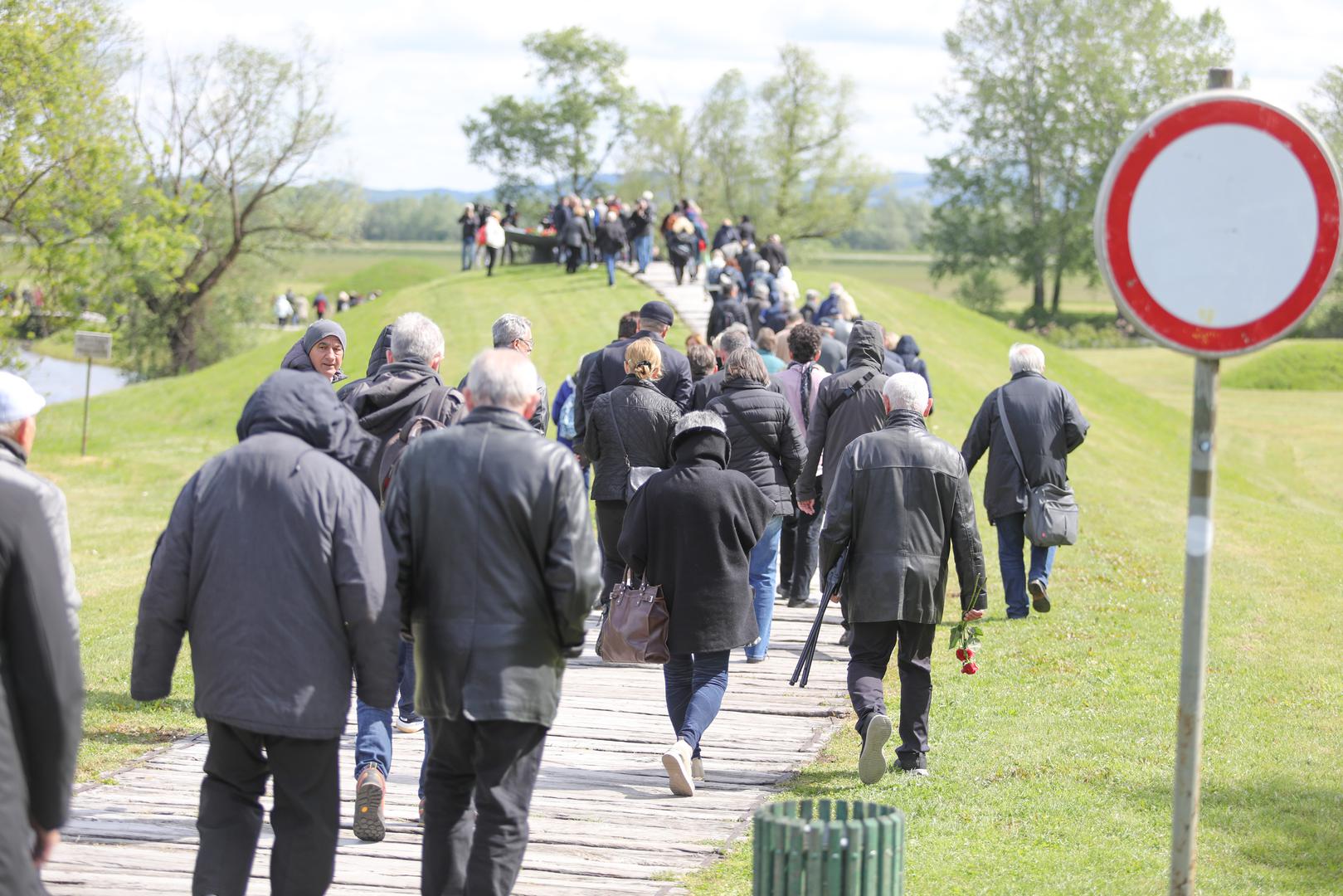 21.04.2024., Jasenovac - Povodom dana sjecanja na zrtve ustaskog logora u Jasenovcu odrzana je komemoracija te kolona sjecanja. Photo: Luka Batelic/PIXSELL