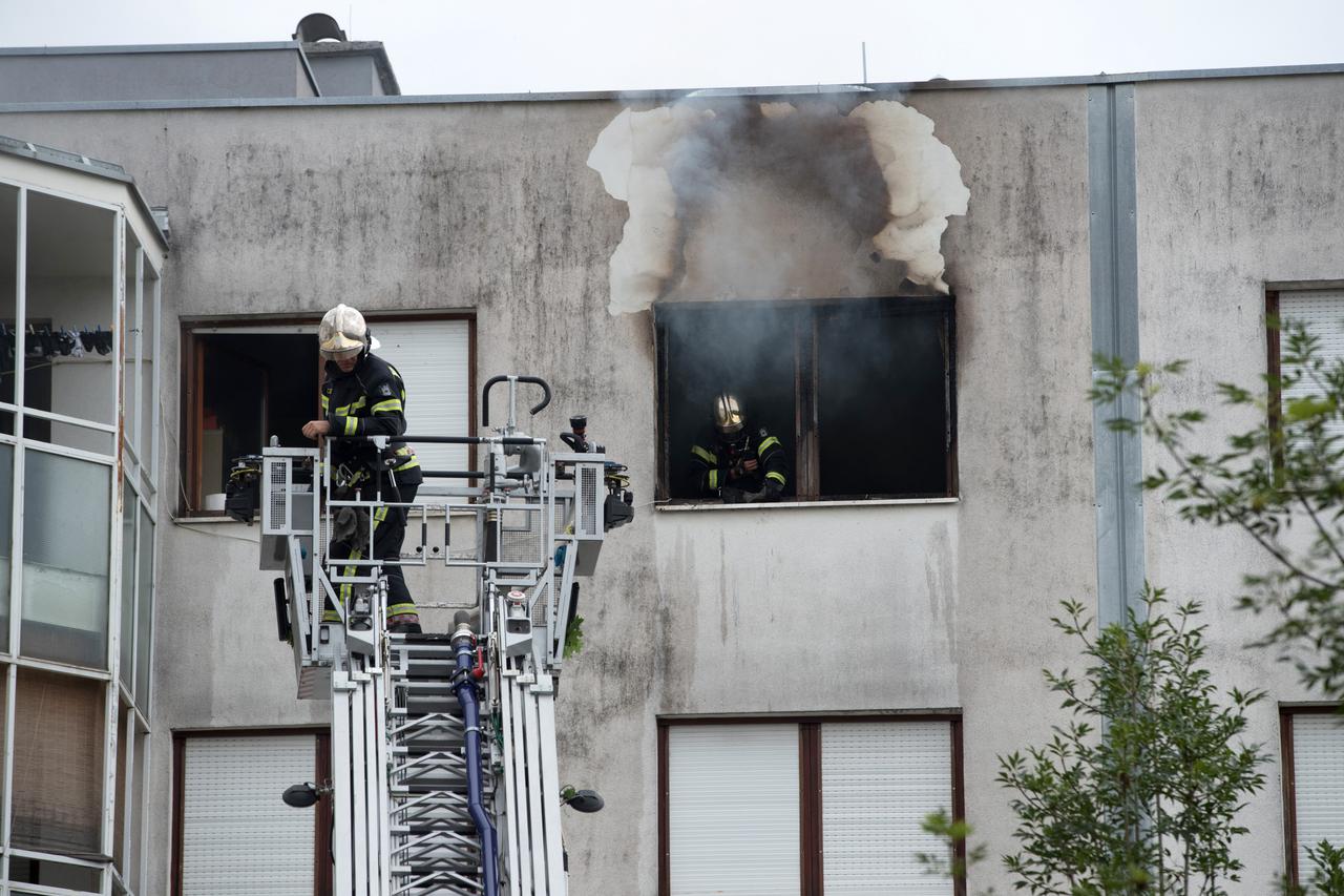 U požaru izgorio stan na 4. katu zgrade