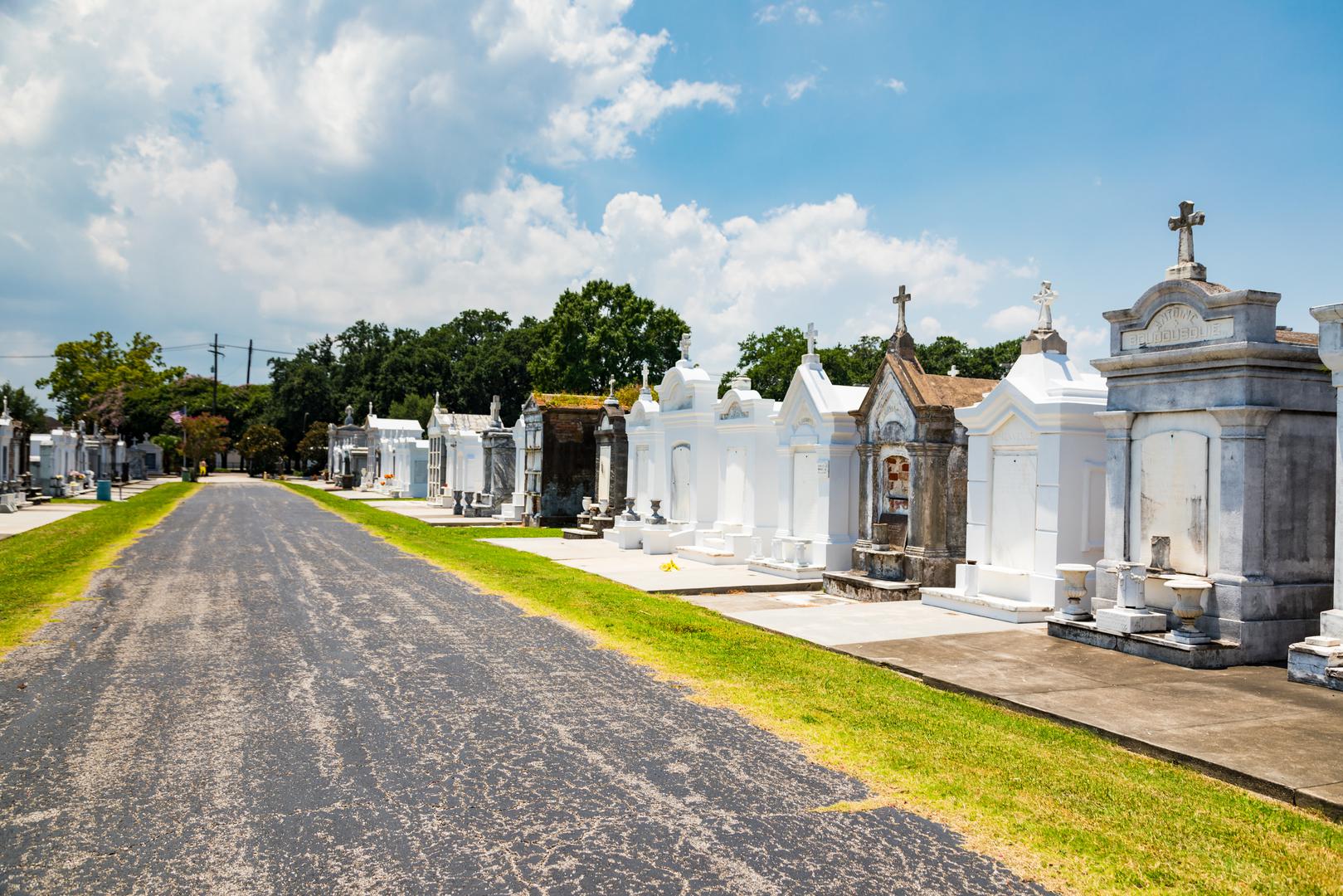 Saint Louis, New Orleans, SAD