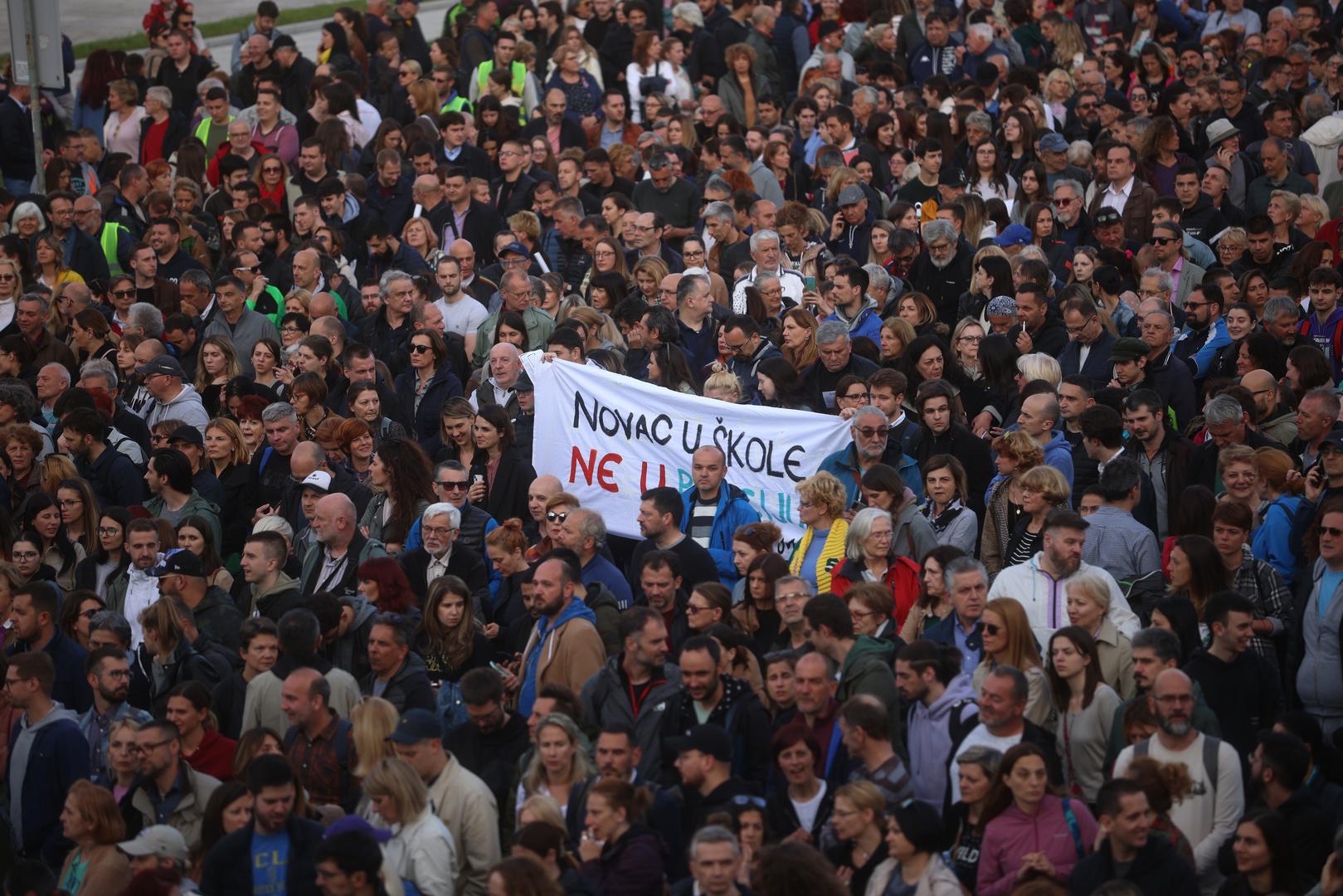 08.05.2023., Beograd, Srbija - Na platou ispred Narodne skupstine organiziran je prosvjedni skup "Srbija protiv nasilja" kako bi se izborili da se tragicni dogadjaji vise ne ponove. Na skupu su dobrodosli svi no uvjet je da izostane obracanje politicara. Photo: Armin Durgut/PIXSELL