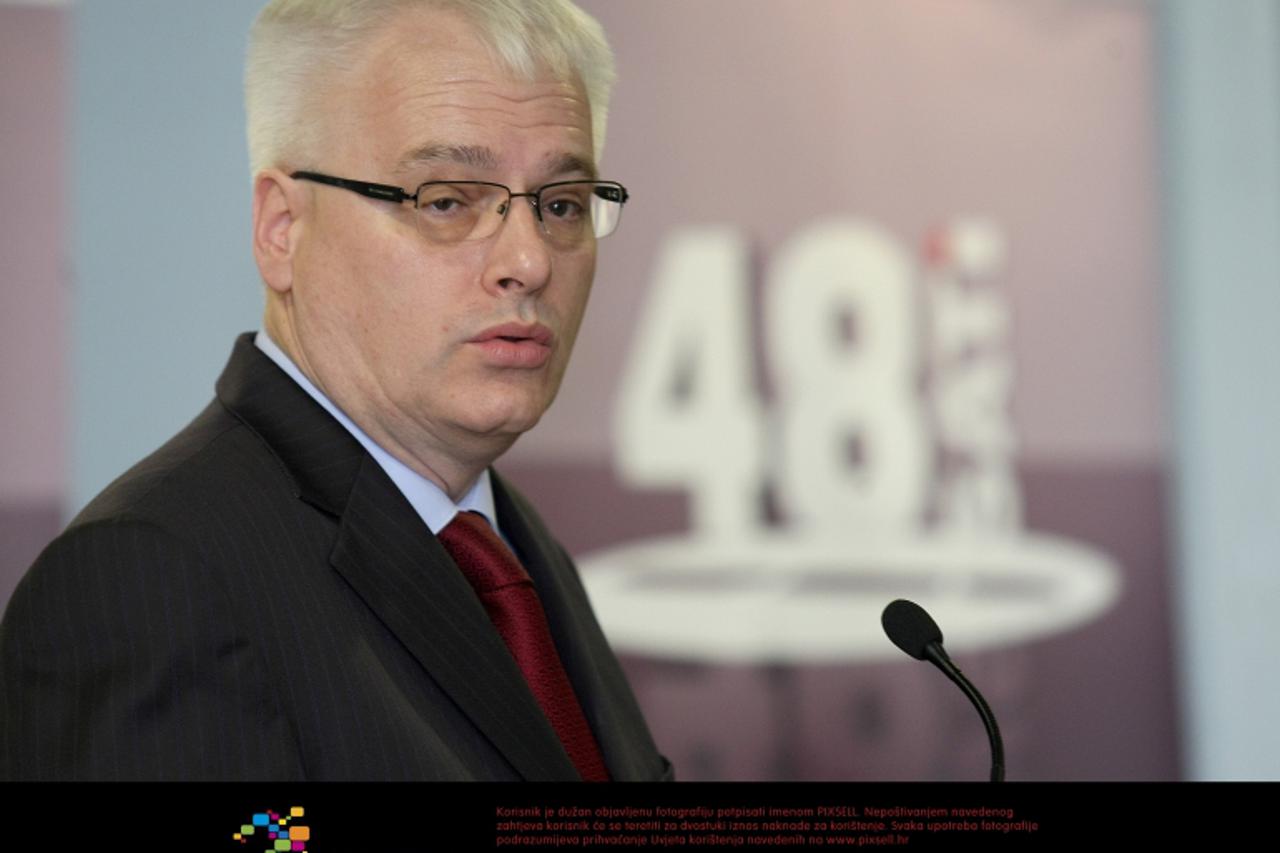 '08.11.2012., Osijek - U hotelu Osijek odrzava se 4. susret gradonacelnika i poduzetnika. Susret je otvorio predsjednik Republike Hrvatske Ivo Josipovic nakon cega zapocinje radni dio dvodnevne konfer