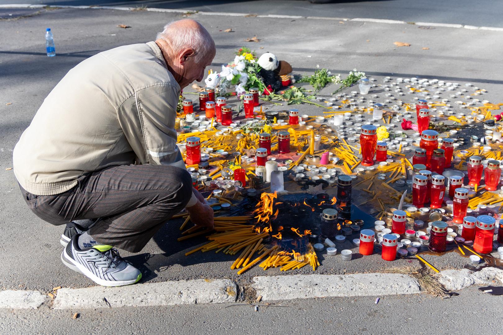 U Srbiji je proglašen Dan žalosti, dok će u Novom Sadu žalovanje trajati tri dana.