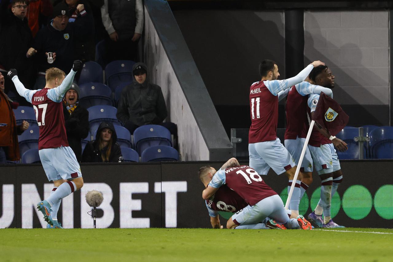 Burnley v Everton - Premier League - Turf Moor