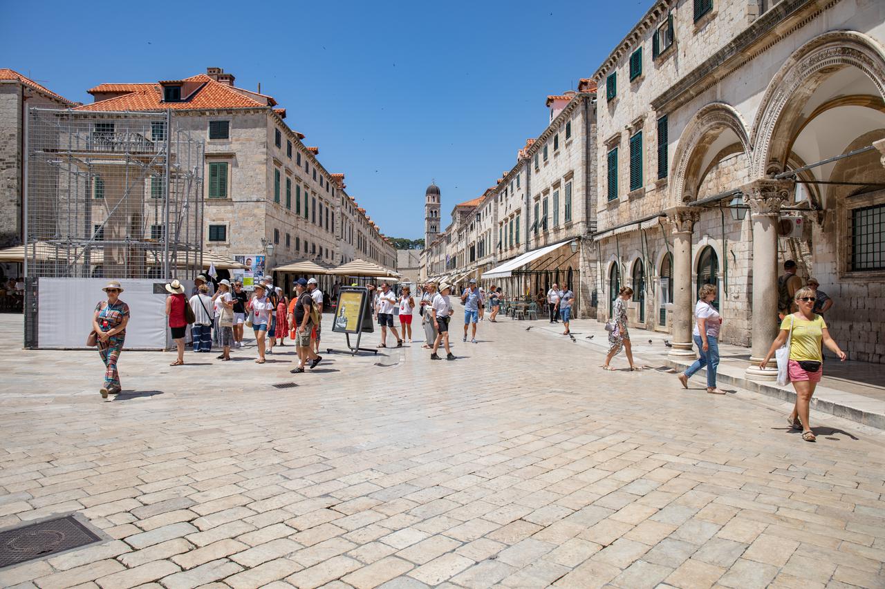 Turista u Dubrovniku ima unatoč pandemiji koronavirusa