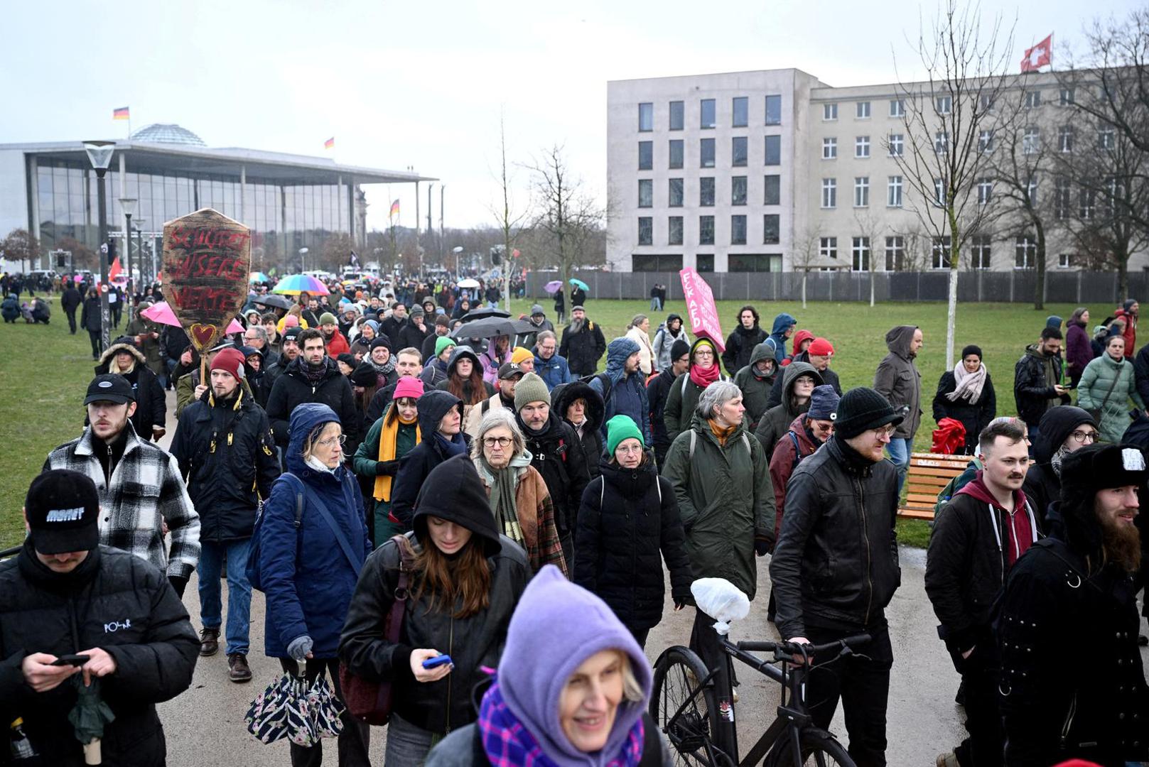 People leave after gathering during a rally of the broad alliance "Hand in Hand" under the slogan "Wir sind die Brandmauer" ("We are the Firewall") to protest against right-wing extremism and for the protection of democracy, in Berlin, Germany February 3, 2024. REUTERS/Annegret Hilse Photo: Annegret Hilse/REUTERS