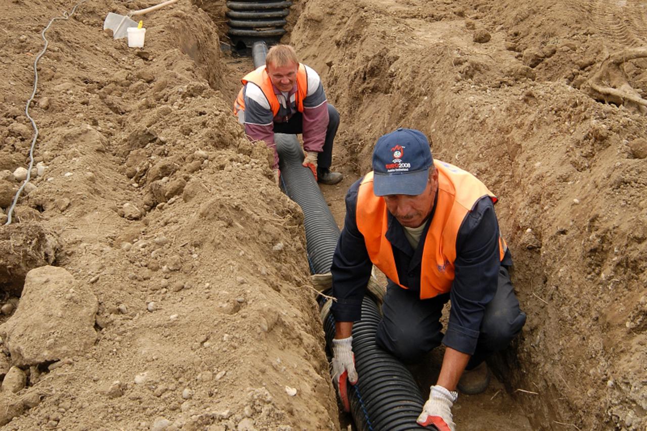 'VARAZDIN/ MEDJIMURJE- 24.09.08., Cakovec, Hrvatska- Kanalizacija. Photo: Vjeran Zganec-Rogulja/Vecernji list'