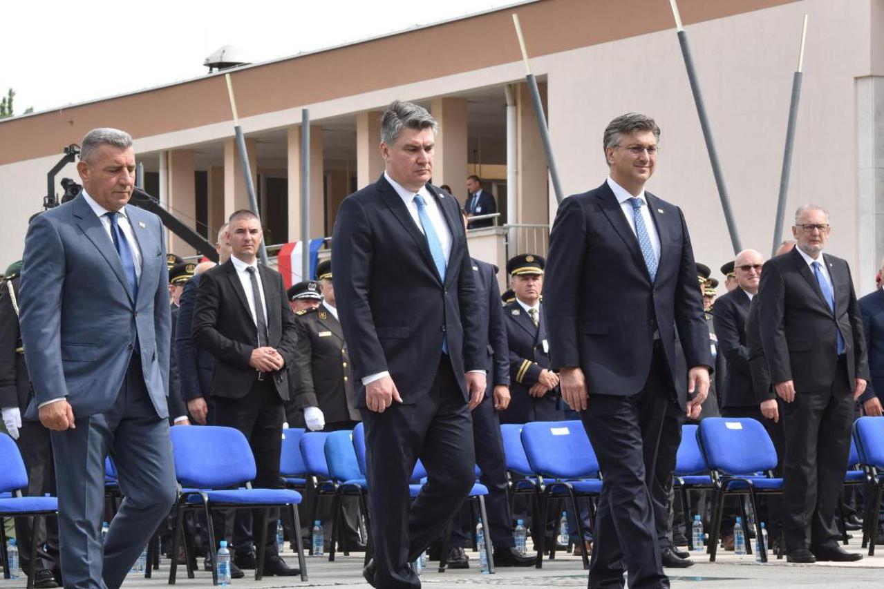 Polaganje vijenaca i govori Milanovića, Plenkovića, Jandrokovića i Gotovine u Kninu