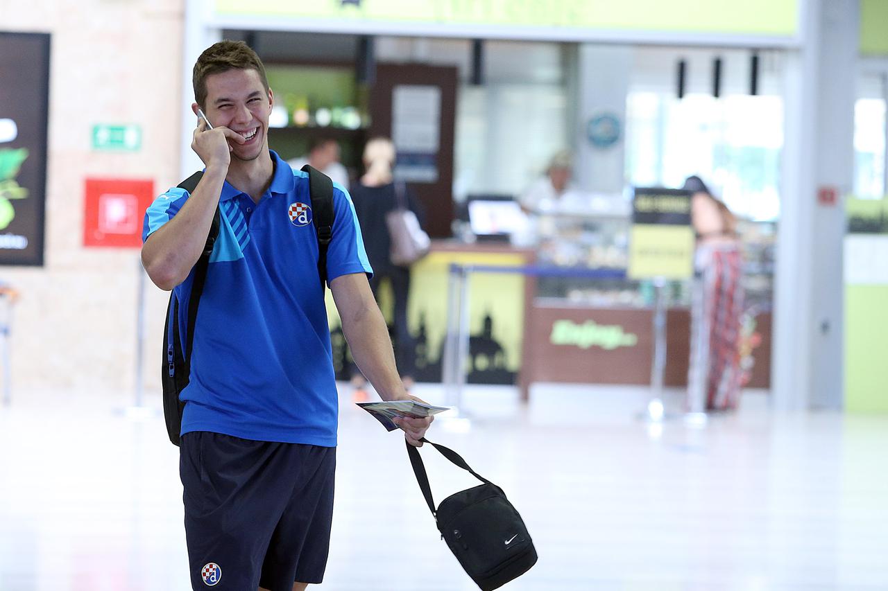 18.08.2015., Zagreb - Ispracaj momcadi GNK Dinamo sa zagrebackog aerodroma za Albaniju na utakmicu playoffa Lige prvaka protiv KF Skenderbeu. Marko Pjaca.  Photo: Goran Stanzl/PIXSELL