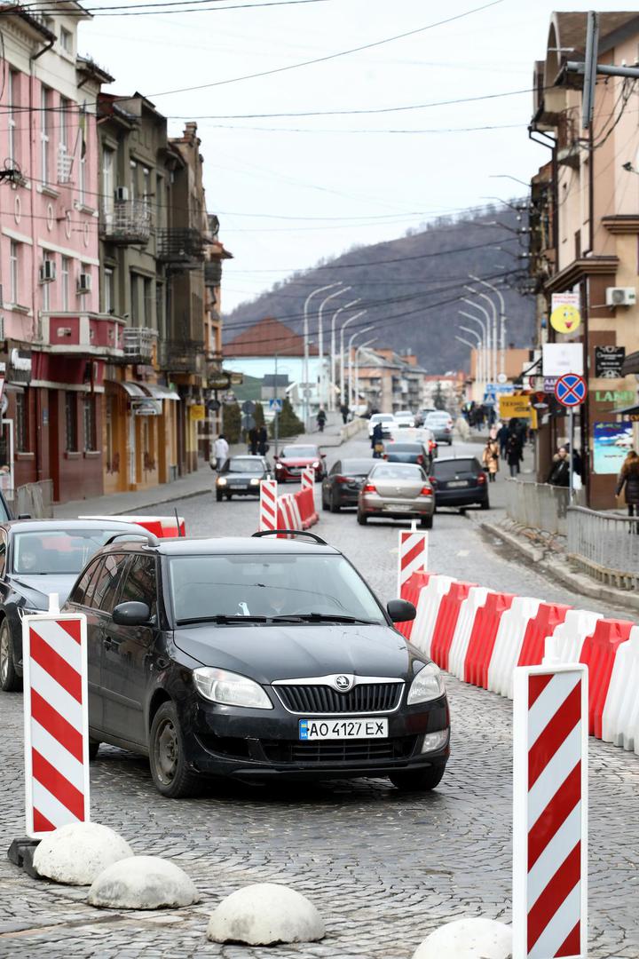 25.02.2022. Ukrajina/Mokacevo- Pogranicni ukrajinski grad uz granicu s Madjarskom u kojem jos nema ratnih djelovanja ali je atmosfera napeta.
 Photo: Boris Scitar/Vecernji list/PIXSELL