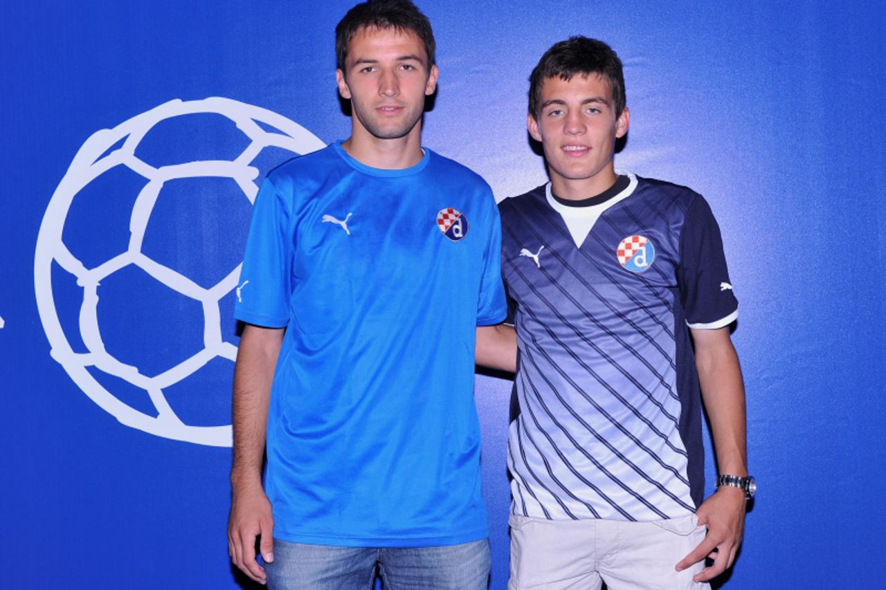 '08.07.2011., Zagreb - U Hypo centaru Puma i GNK Dinamo potpisali su cetverogodisnji ugovor o sponzorstvu. Uz potpisivanje ugovora predstavljen je i novi Dinamov dres.  Mateo Kovacic, Milan Badelj Pho