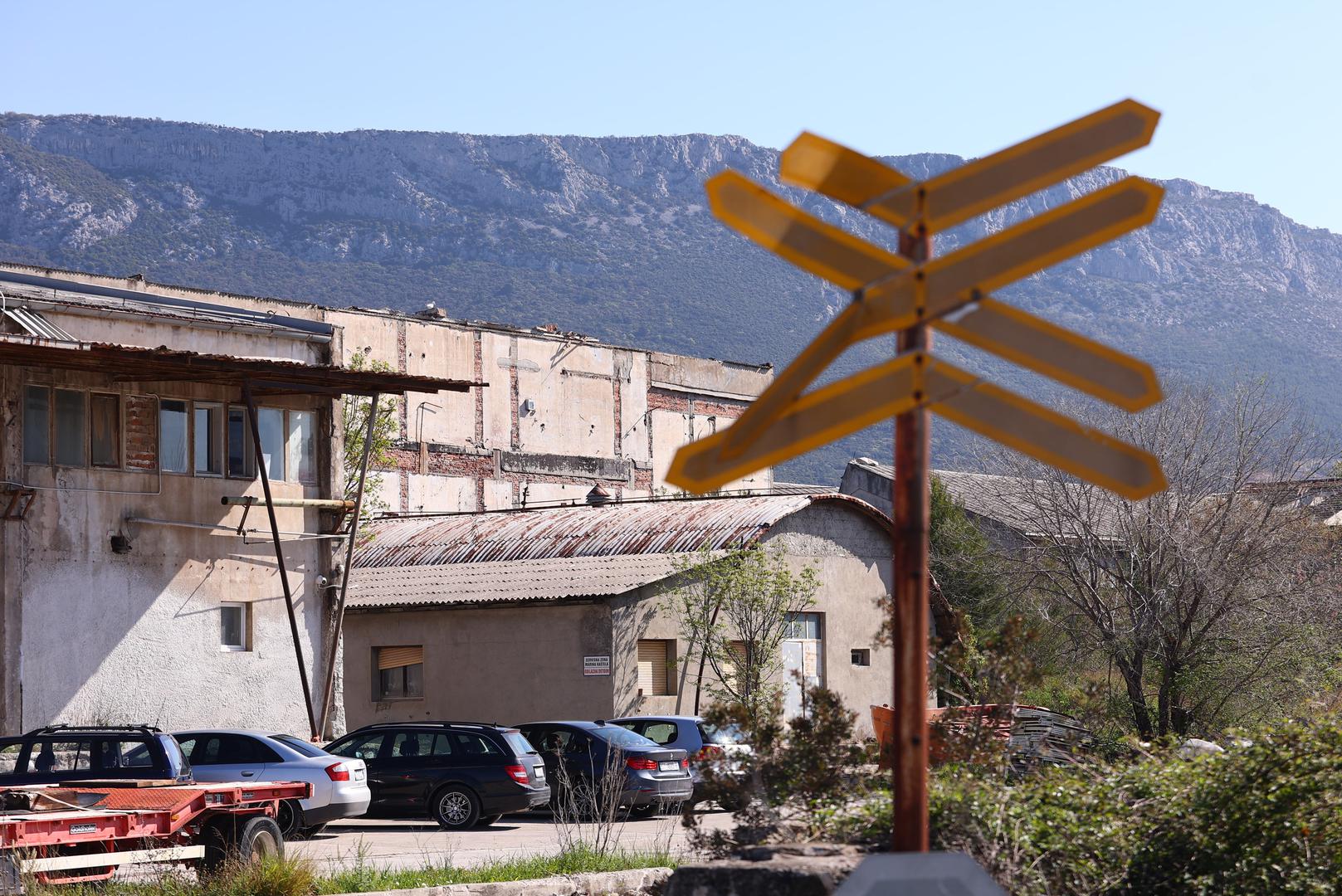 20.04.2023., Split - Deponij radioaktivne sljake na lokaciji nekadašnje tvornice Jugovinil u Kastel Sucurcu. Photo: Miroslav Lelas/PIXSELL