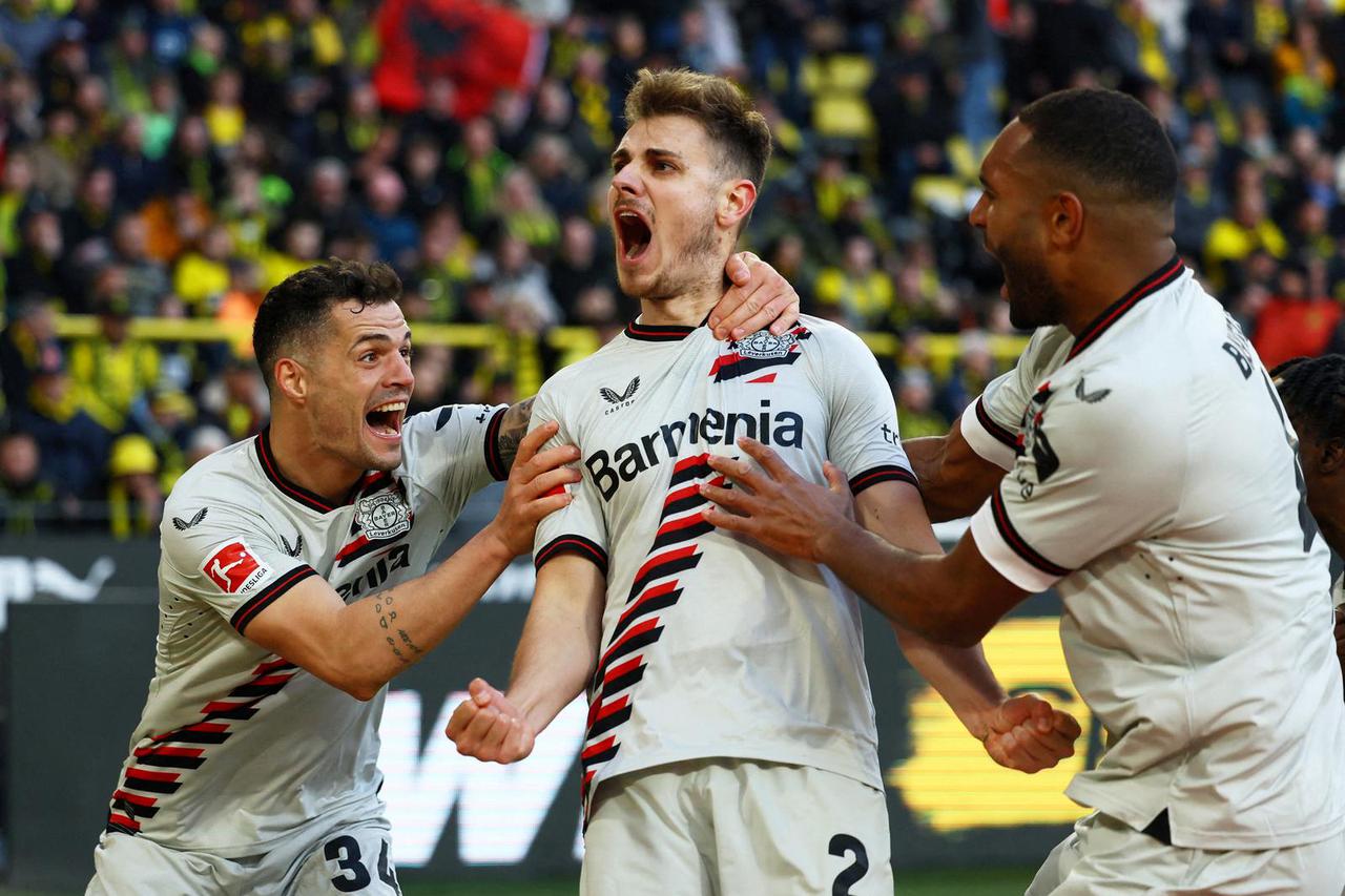 Bundesliga - Borussia Dortmund v Bayer Leverkusen
