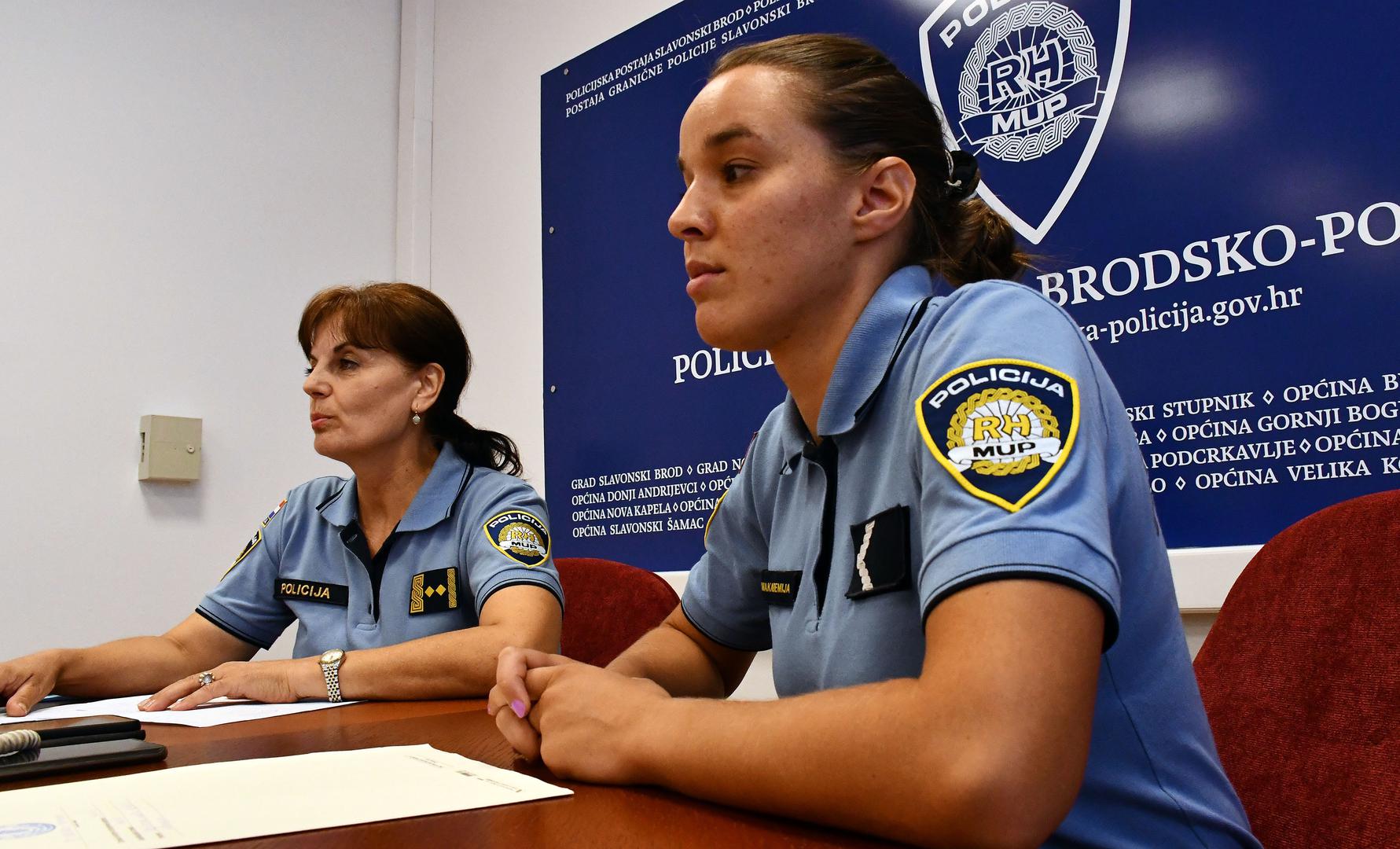 16.08.2021., Slavonski Brod - Polaznica Policijske skole Amela Zukanovic podijelila je osobne dojmove sa skolovanja za policajku.
Photo: Ivica Galovic/PIXSELL