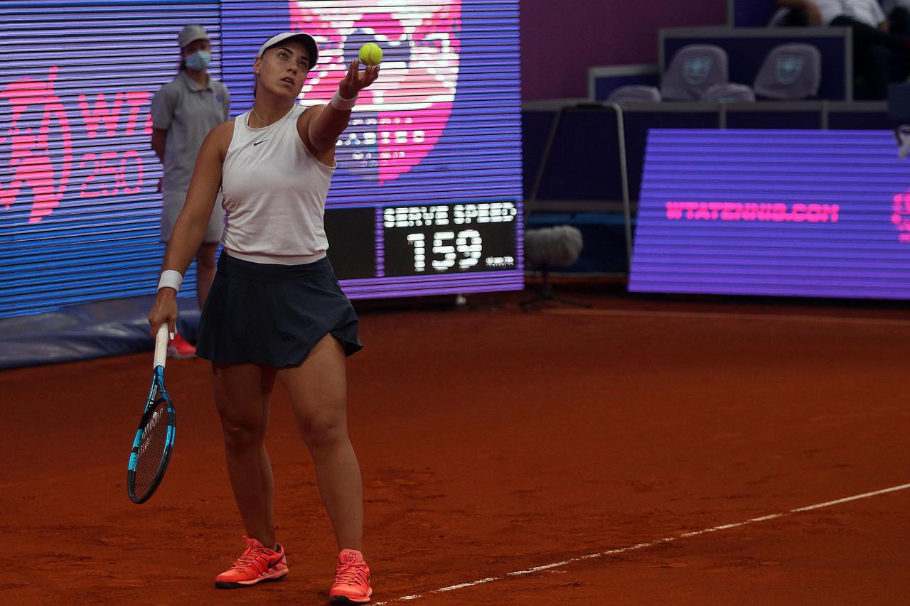 In the final match of the WTA tournament in the second set, Ana Konjuh (Croatia) handed over the match to Paula Badosa (Spain).

U finalnom mecu WTA turnira u drugom setu Ana Konjuh (Hrvatska) predala je mec Pauli Badosi (Spanija).