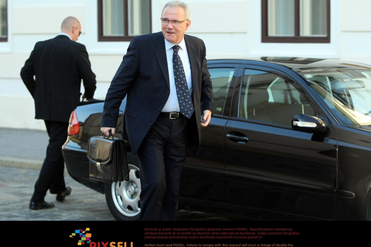 '27.06.2012., Trg svetog Marka 4, Zagreb - Dolazak ministarau u Banske dvore na 36. sjednicu Vlade Republike Hrvatske. Neven Mimica. Photo: Sanjin Strukic/PIXSELL'