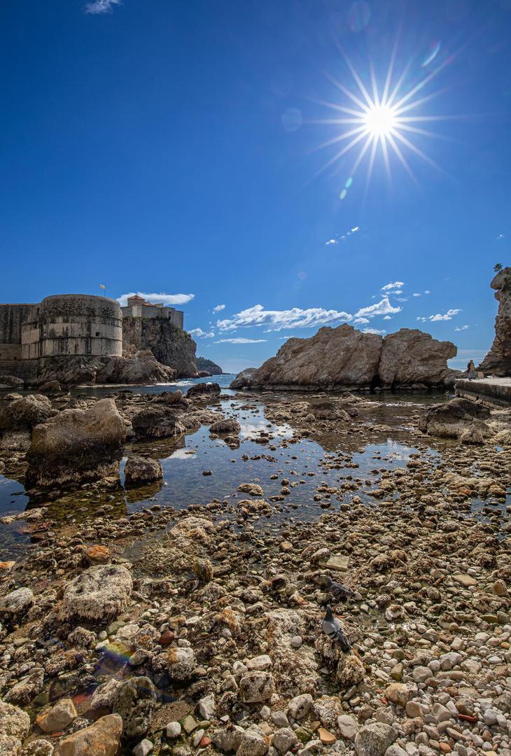 12.02.2023., Dubrovnik - Oseke vecih amplituda danima u Dubrovniku. Photo: Grgo Jelavic/PIXSELL