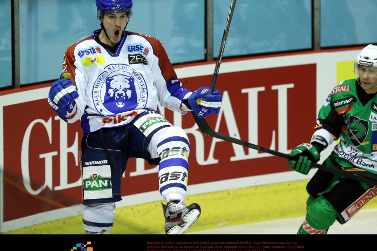 'SPECIJAL MAX 29.08.2012., Dom sportova, Zagreb - Hokej na ledu. Prijateljska utakmica uoci nove sezone, Medvescak - Olimpija. Nathan Perkovich. Photo: Sanjin Strukic/PIXSELL'