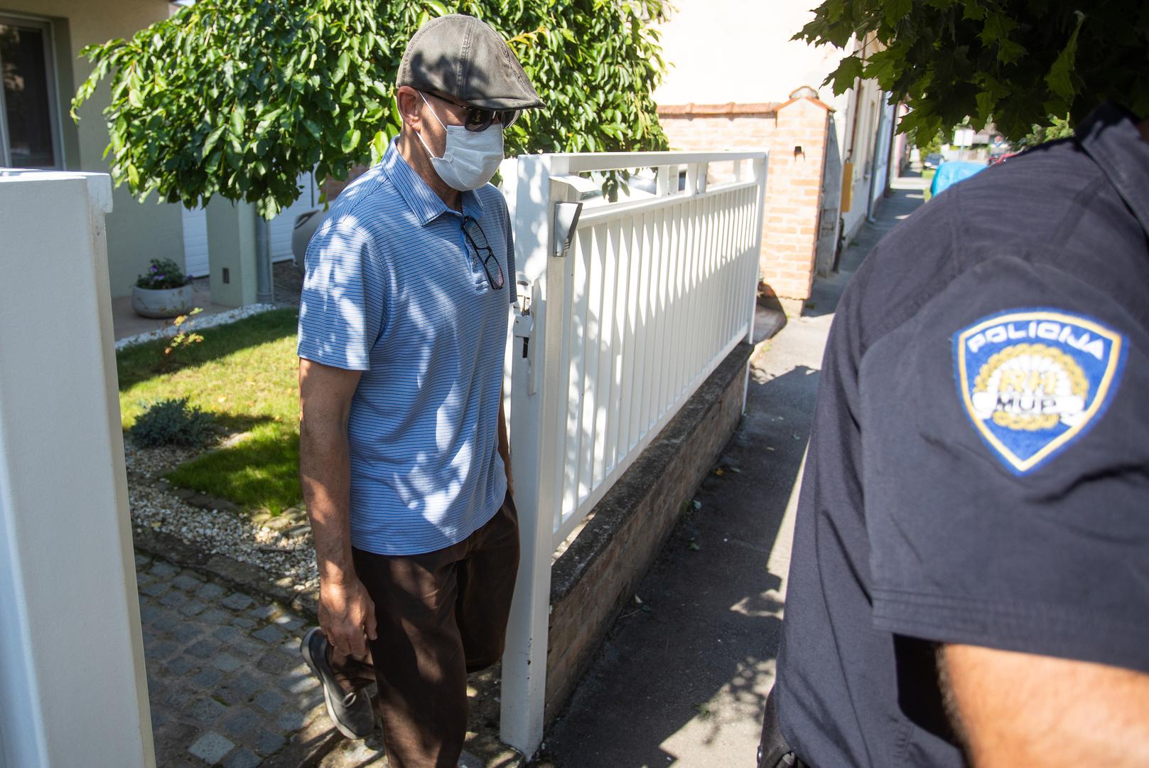 09.06.2021., Osijek - U Osijeku pocela uhicenja sudaca koje je Zdravko Mamic prozvao za kriminal. Sudac Darko Kruslin odlazi s istraziteljima.. Photo: Davor Javorovic/PIXSELL