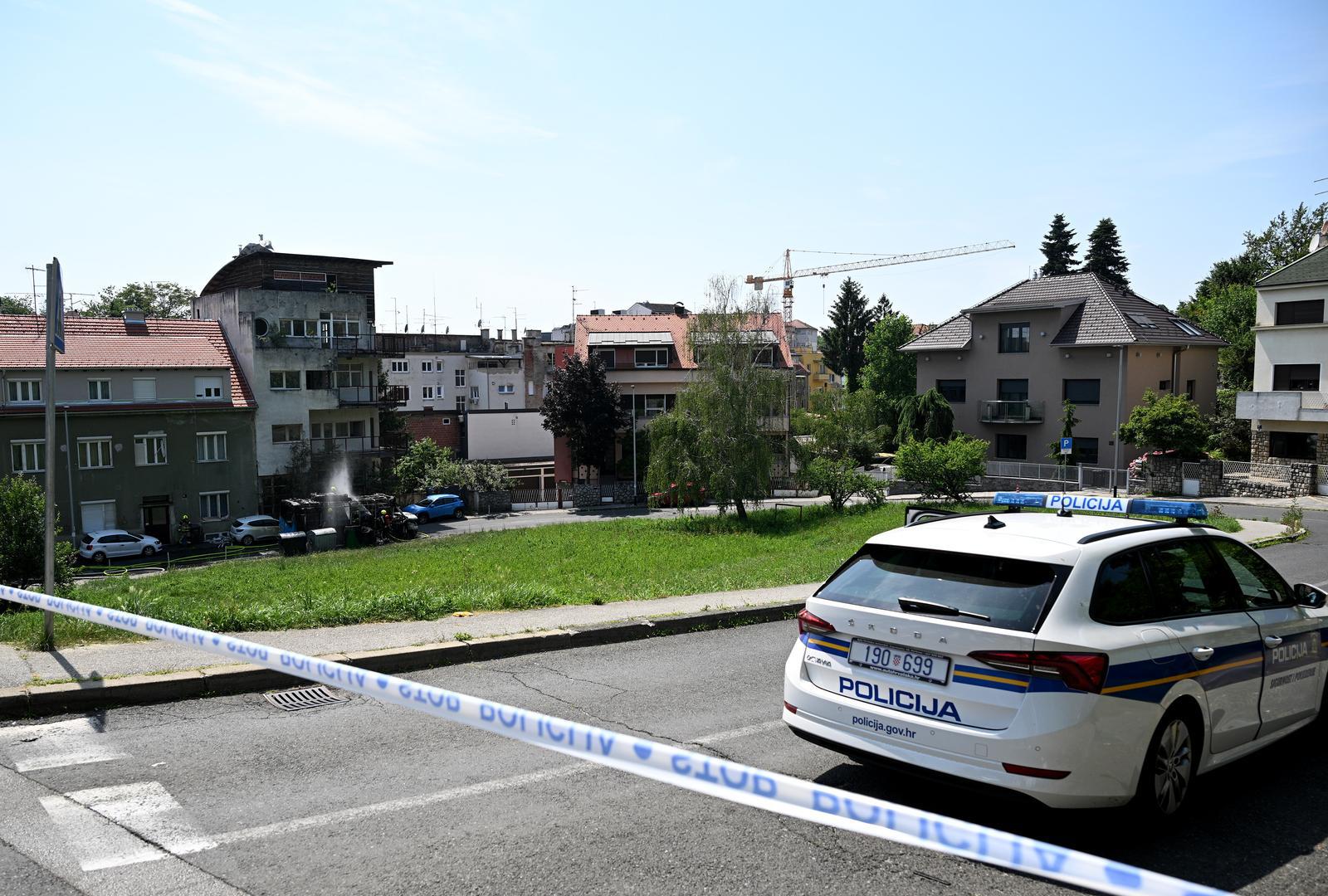 19.06.2023., Zagreb - U Hercegovackoj ulici planuo autobus ZET-a. ostecena okolna vozila i kontejneri. Photo: Davor Puklavec/PIXSELL