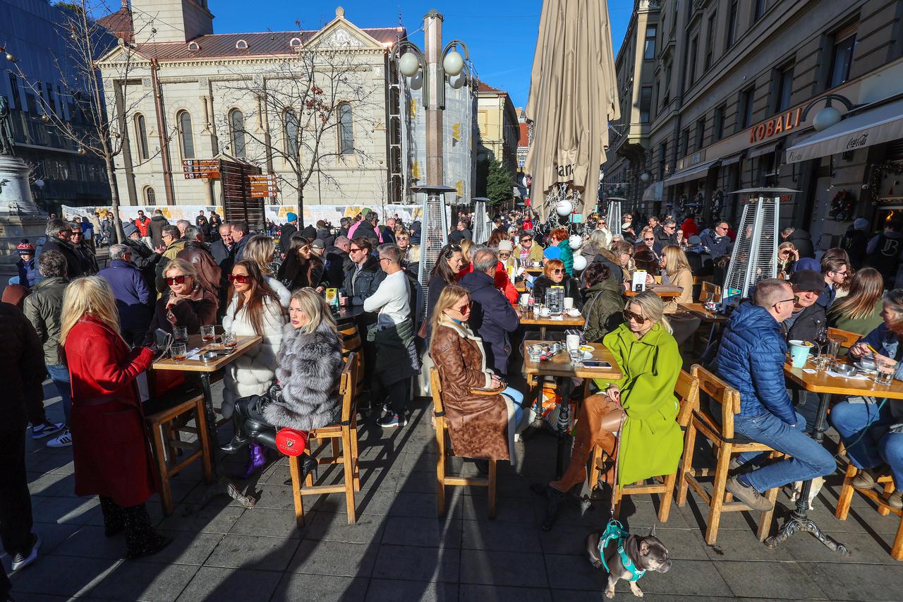 Zagreb: Atmosfera u središtu grada uoči nadolazećih blagdana