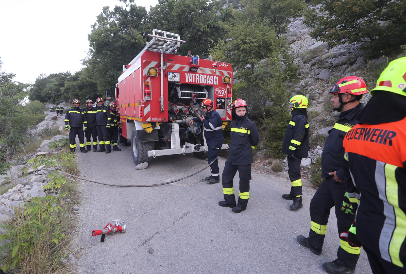 01.08.2024.,Makarska-Vatrogasci s kontinenta na pozaristu u Parku prirode Biokovo. Photo: Ivo Cagalj/PIXSELL