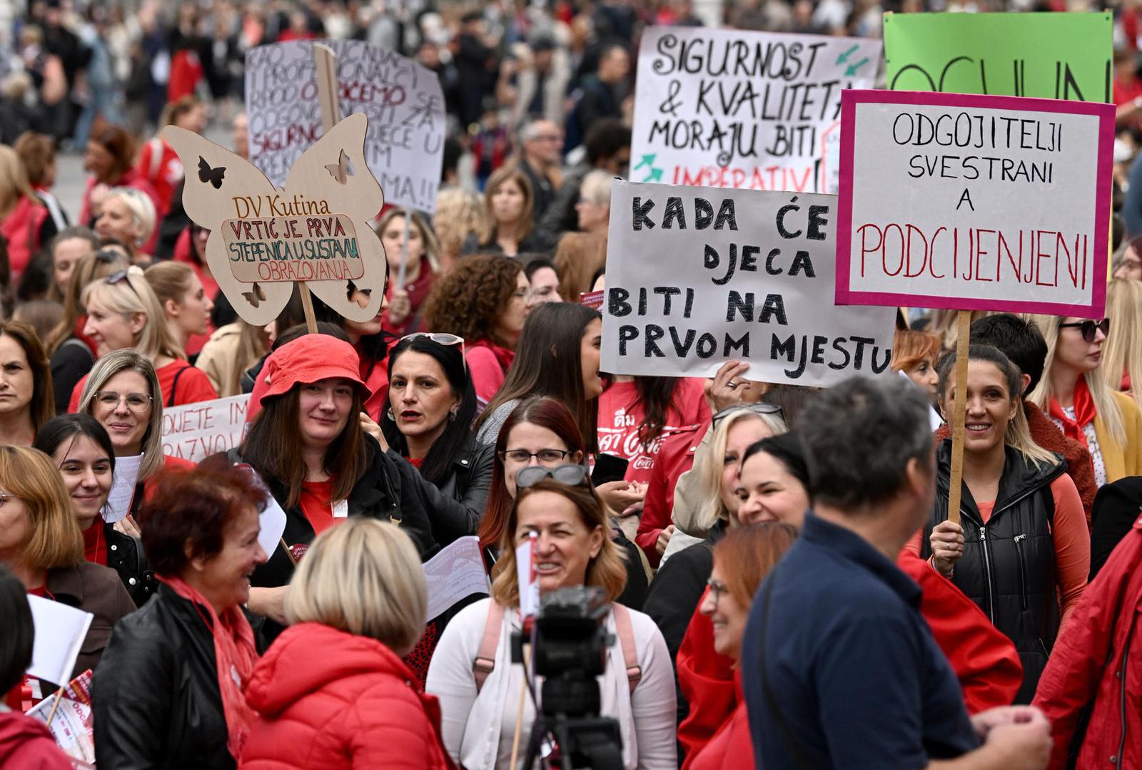 22.10.2022., Zagreb - PNa Trgu bana Josipa Jelacica odrzan je prosvjed zaposlenih u djecjim vrticima u Hrvatskoj pod nazivom "Jednakost, Ssigurnost i kvaliteta u vrticeima!". Photo: Marko Lukunic/PIXSELL