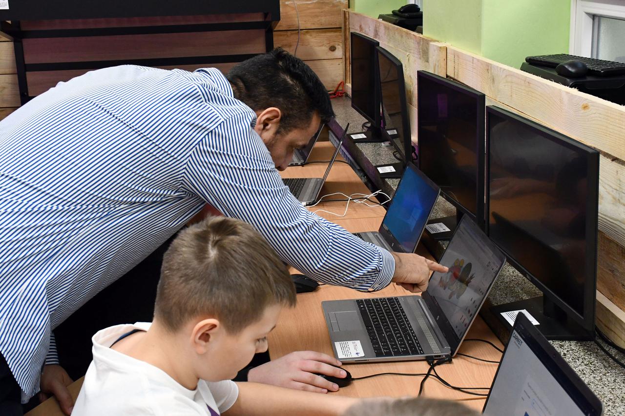Sibinj: Projekt "Teslina u?ionica" u Osnovnoj školi Sibinjskih žrtava