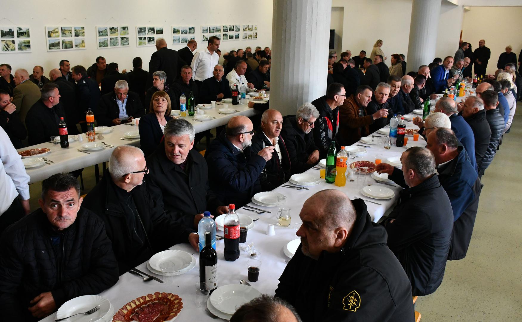 25.03.2023., Derventa (BiH) - Predsjednik Republike Zoran Milanovic sudjelovao je na obiljezavanju 31. obljetnice osnutka 103. brigade Hrvatskog vijeca obrane Derventa. Tim povodom odlikovao je 103. brigadu Hrvatskog vijeca obrane Derventa Redom Nikole Subica Zrinskog za iskazano junastvo njezinih pripadnika u Domovinskom ratu.  Photo: Ivica Galovic/PIXSELL