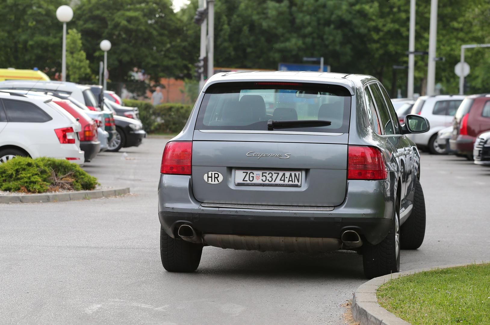 Nepropisno parkiranje Agrokorovih dobavljača