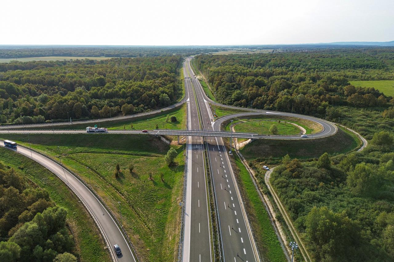 Pogledajte kako iz zraka izgleda nova dionica autoceste A11 Zagreb-Sisak, otvara se danas