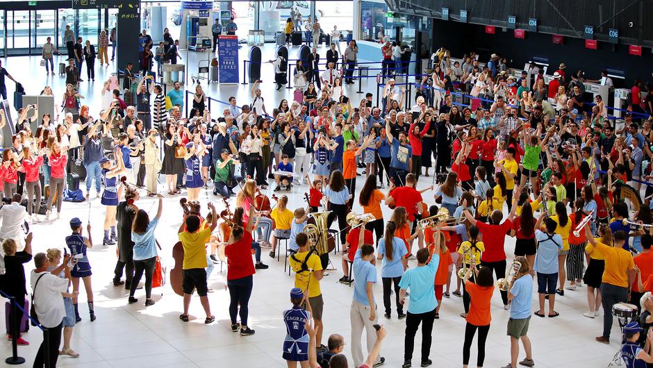 Flash mob u zračnoj luci