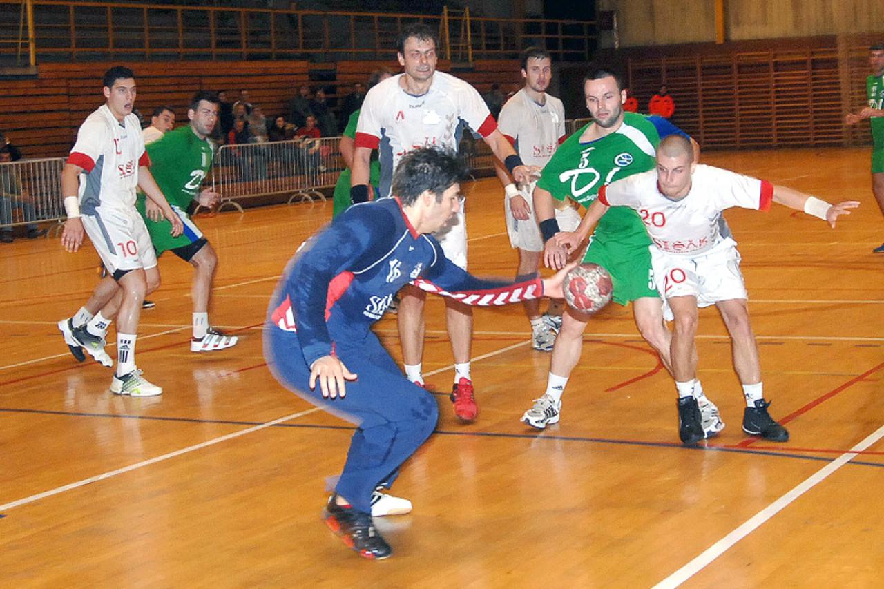 '12.10.2010., Sisak - Rebalansom gradskog proracuna davanja za sport povecana su za 1 milijun kuna. Photo:Nikola Cutuk/PIXSELL'