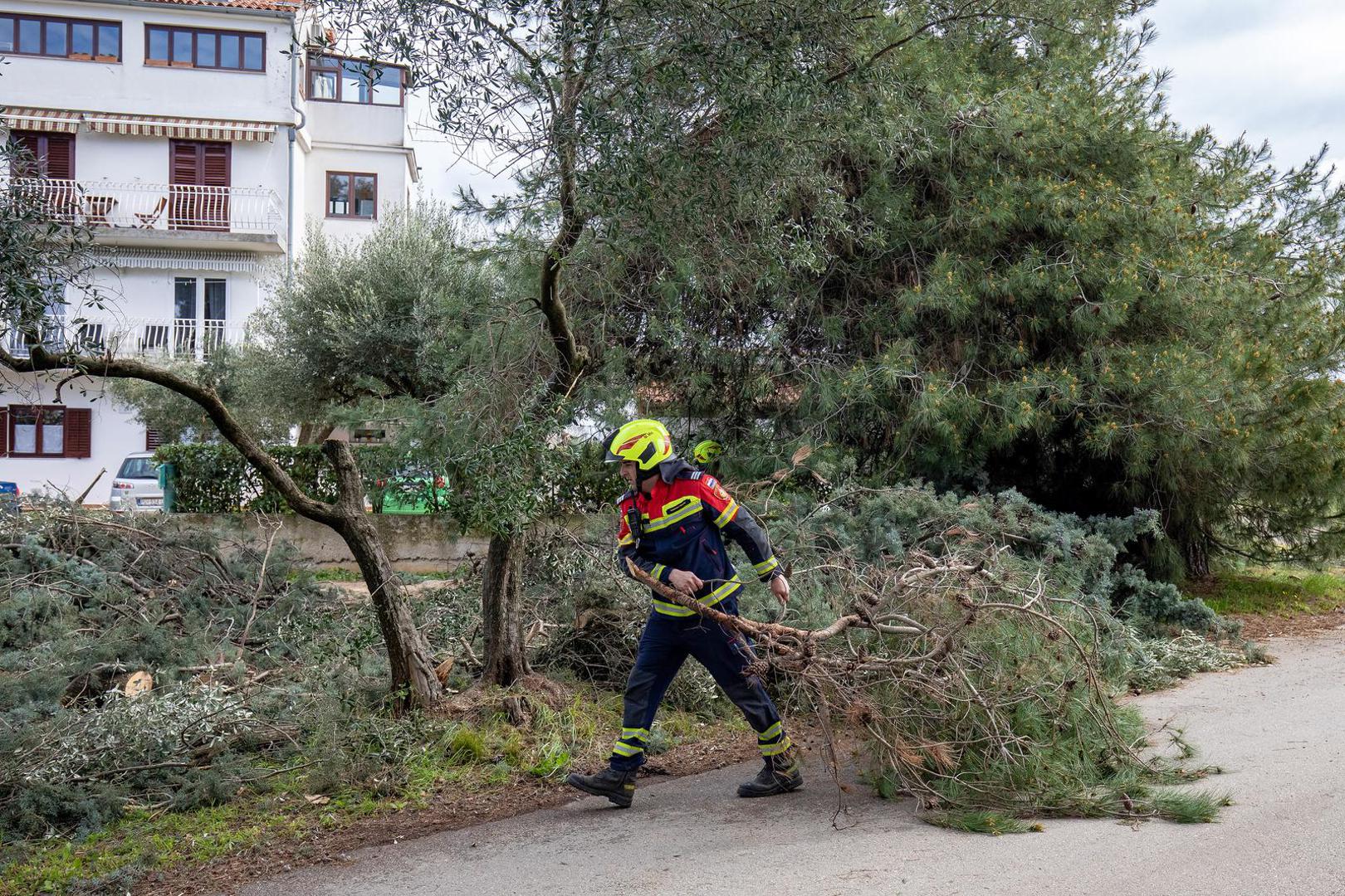 27.03.2023., Rovinj - Steta na ulicama grada koje je poharalo snazno nevrijeme.
 Photo: Srecko Niketic/PIXSELL