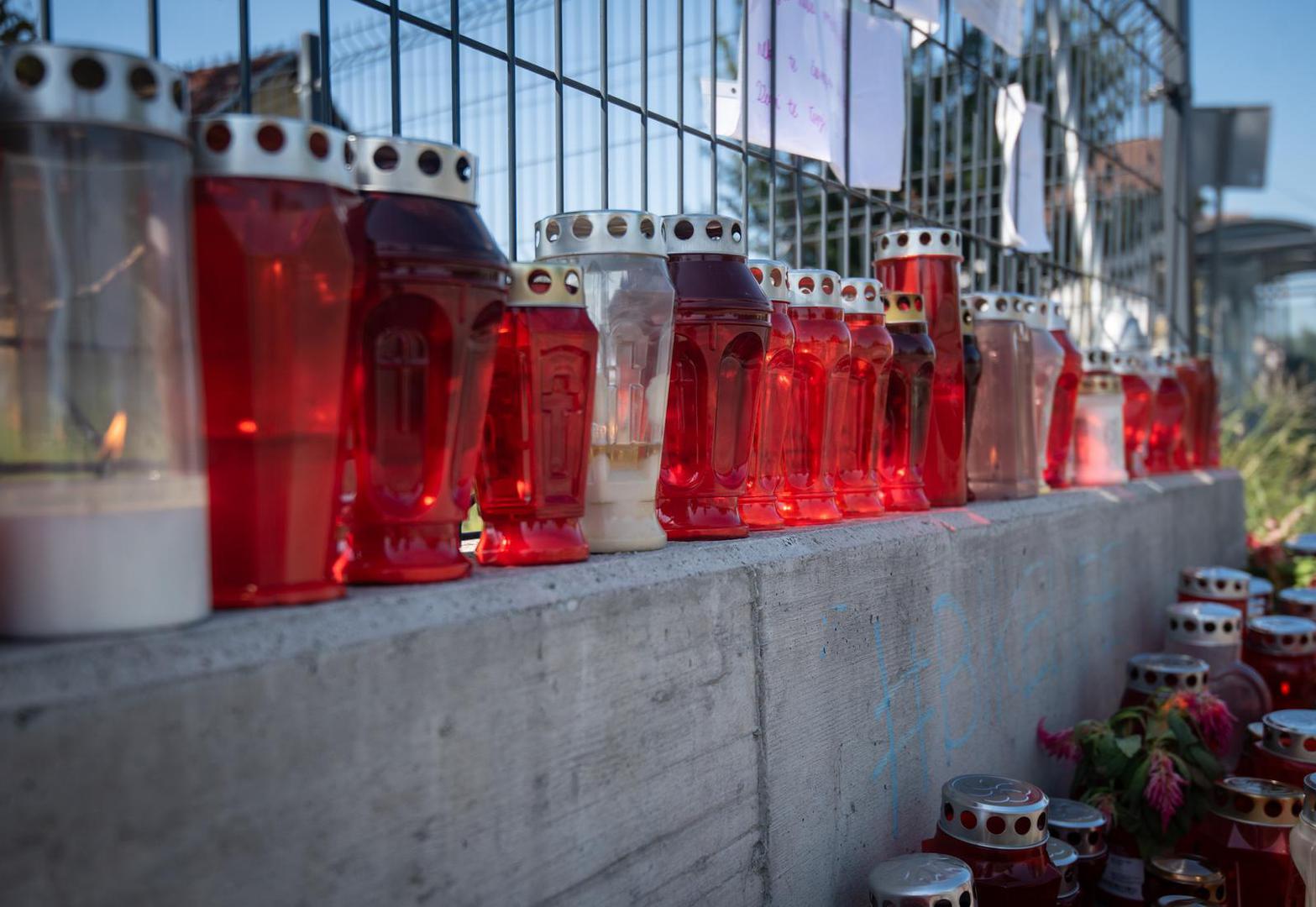 10.09.2023., Zagreb - Gradjani ostavljaju lampione na mjestu gdje je u petak kamion pregazio djevojcicu na Zitnjaku. Photo: Neva Zganec/PIXSELL